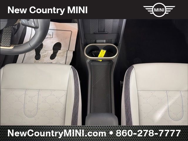 Certified 2025 MINI Cooper 4-Door Hardtop image 15