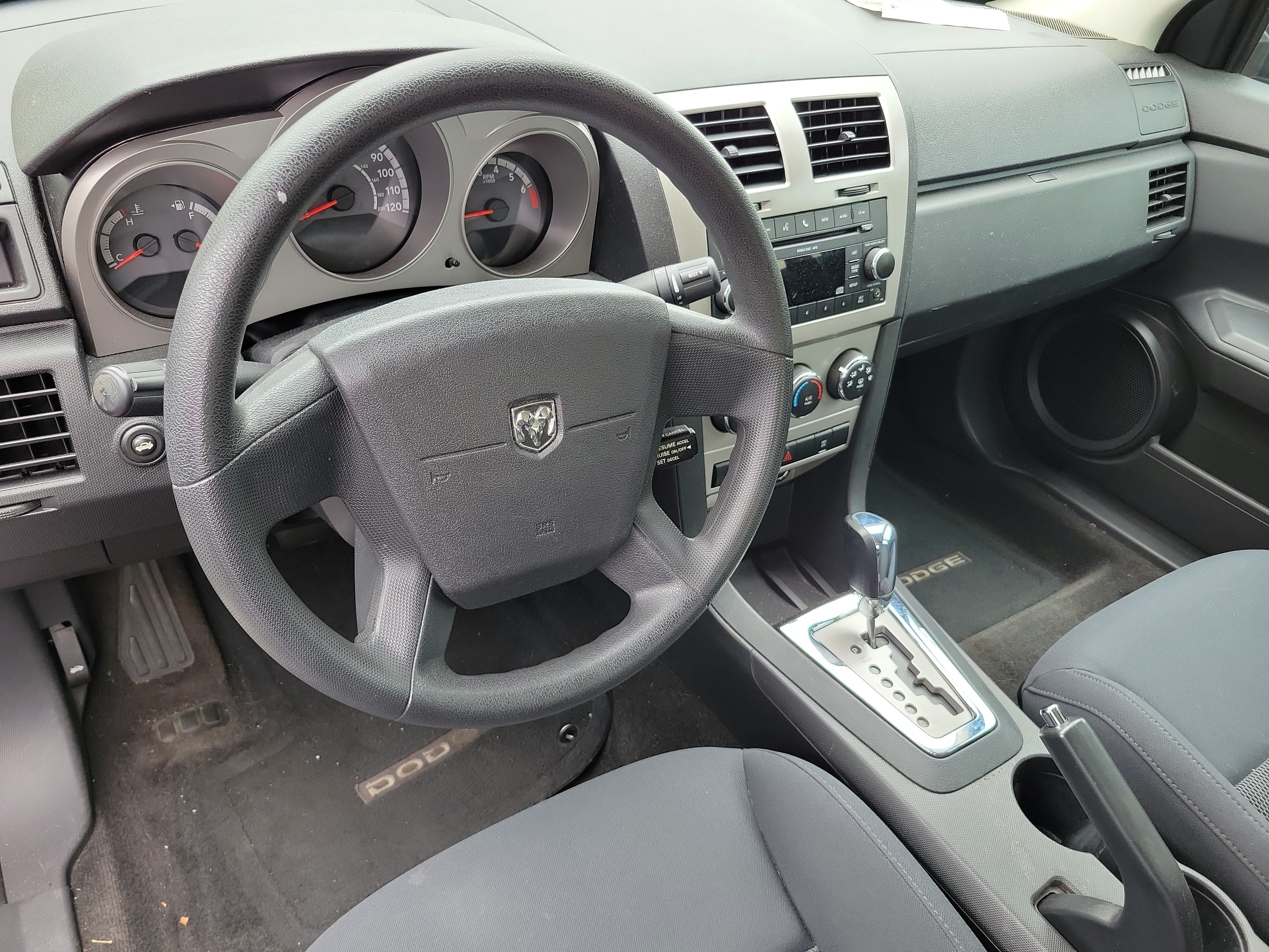 Used 2010 Dodge Avenger SXT FWD image 2