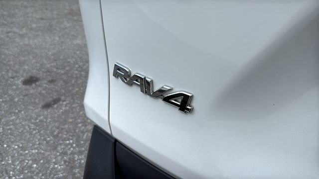 Used 2024 Toyota RAV4 XLE w/ Convenience Package image 7