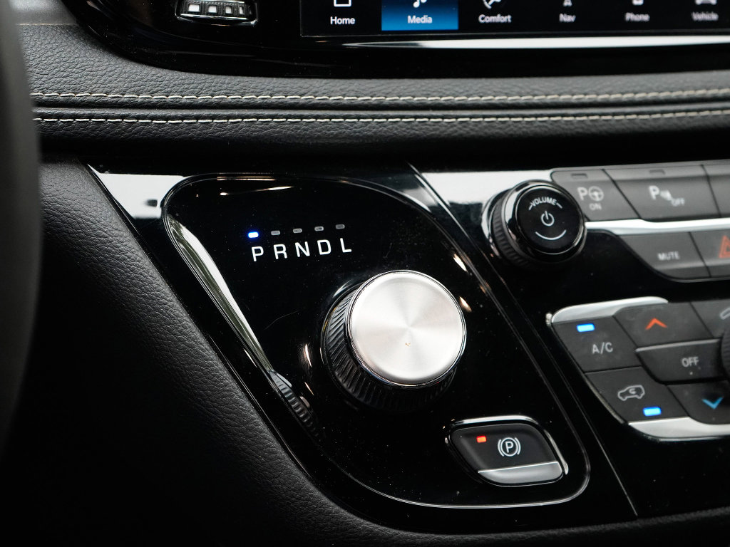 Used 2024 Chrysler Pacifica Limited image 17