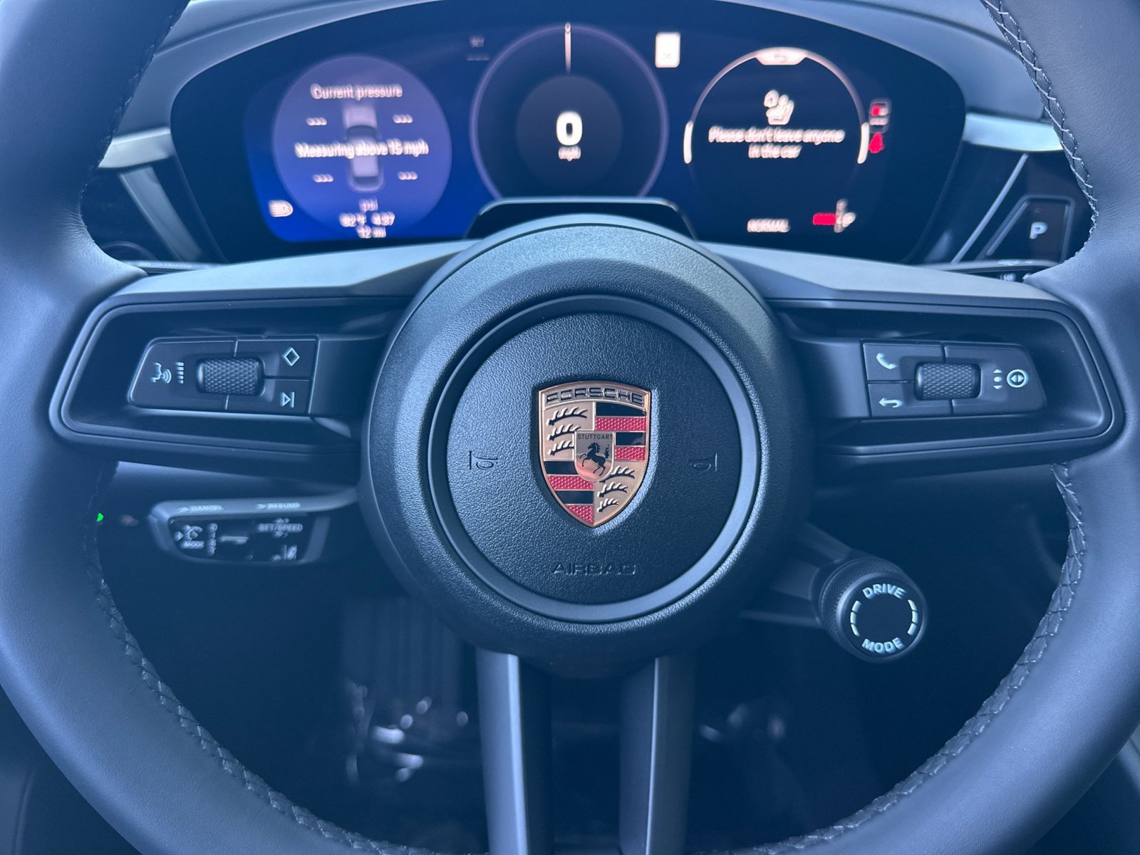 New 2026 Porsche Macan 4 Electric AWD/4WD image 15