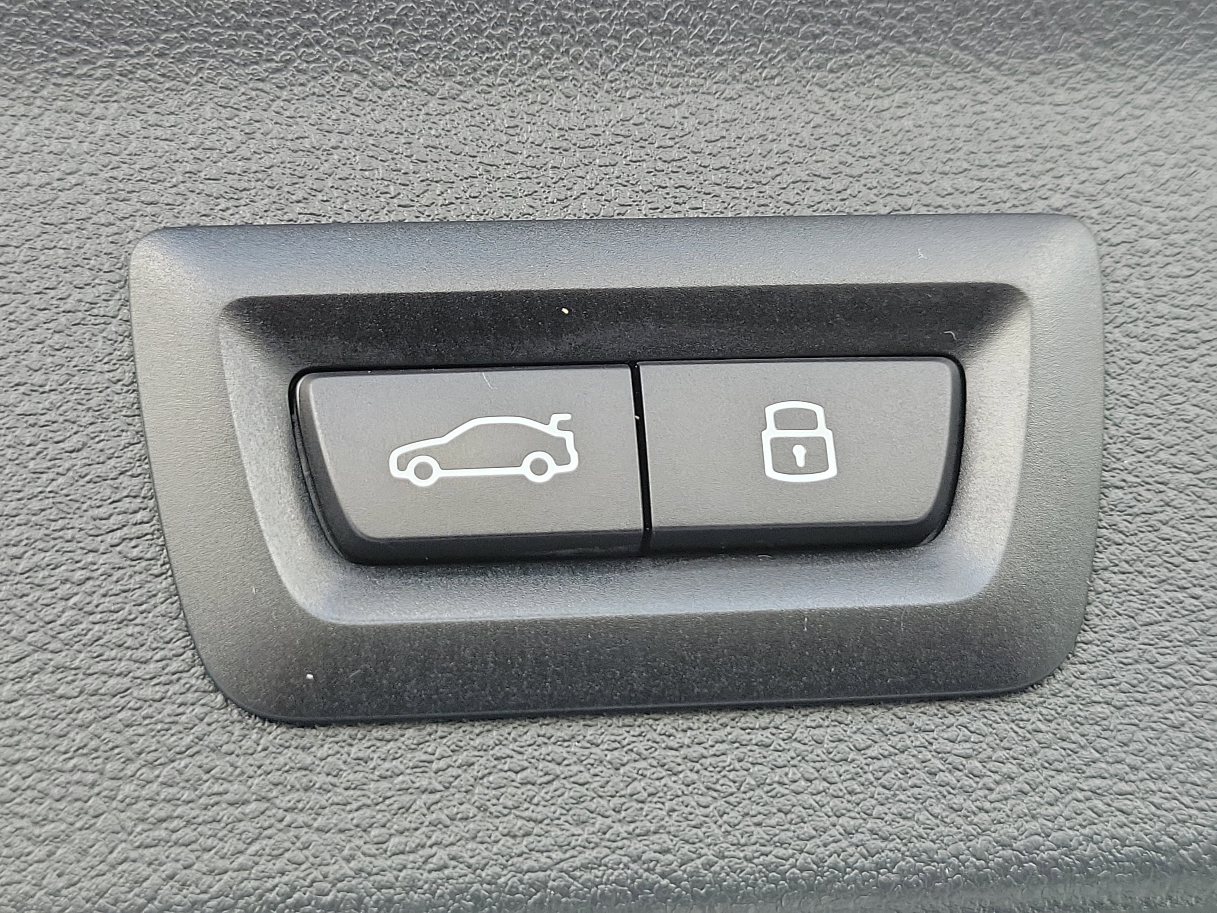 Certified 2024 BMW X3 sDrive30i w/ Premium Package image 8