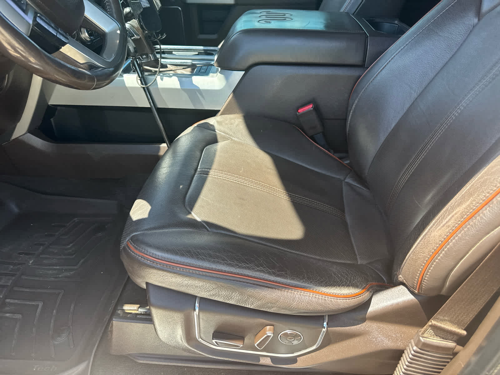 Used 2017 Ford F150 King Ranch w/ Equipment Group 601A Luxury AWD/4WD image 23