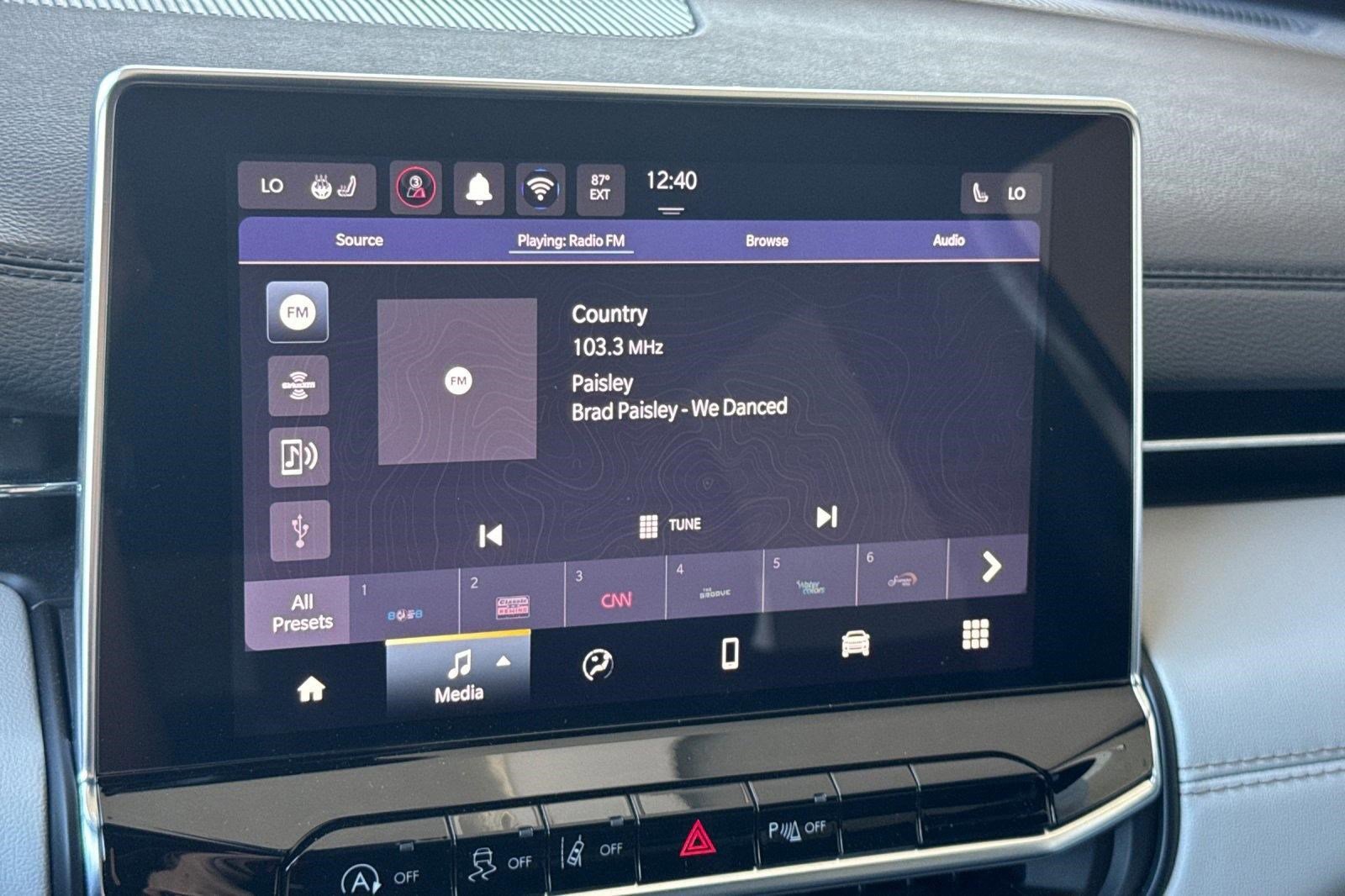 Used 2025 Jeep Compass Limited image 18