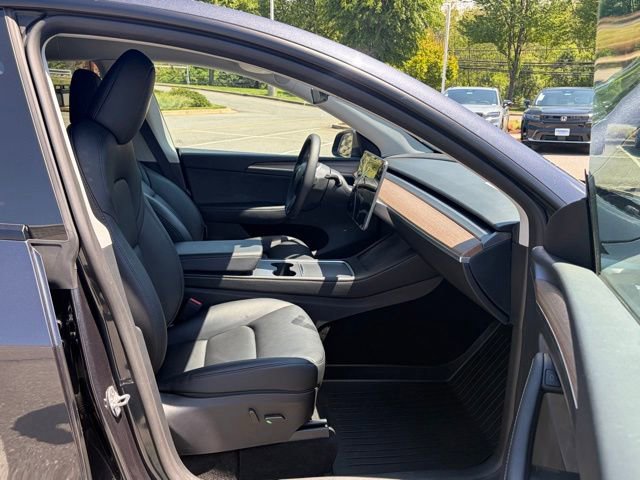 Used 2025 Tesla Model Y Long Range RWD image 25