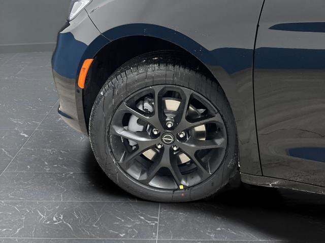 New 2026 Chrysler Pacifica Select w/ S Appearance Package image 35