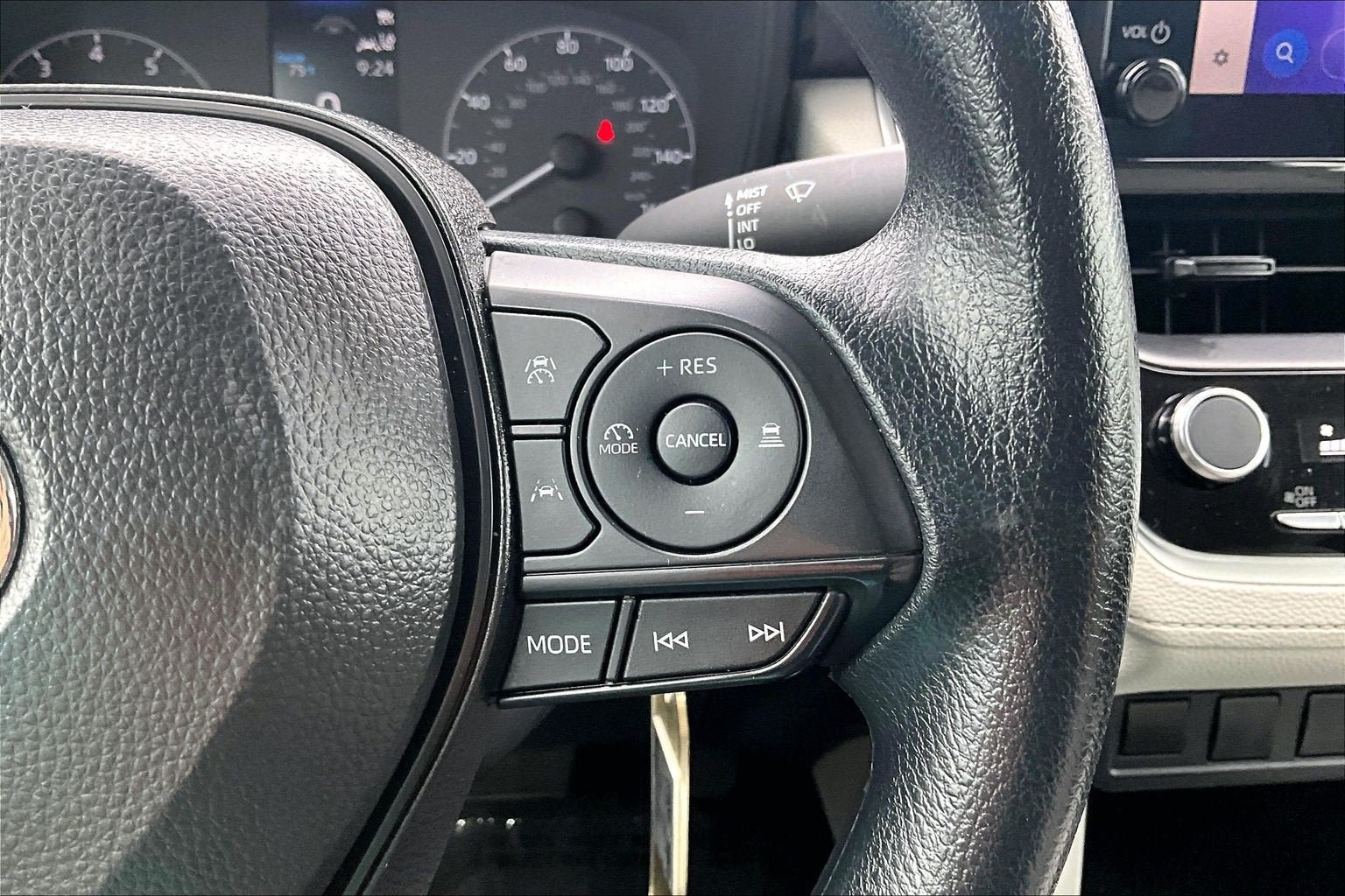 Used 2025 Toyota Corolla Cross L FWD image 17