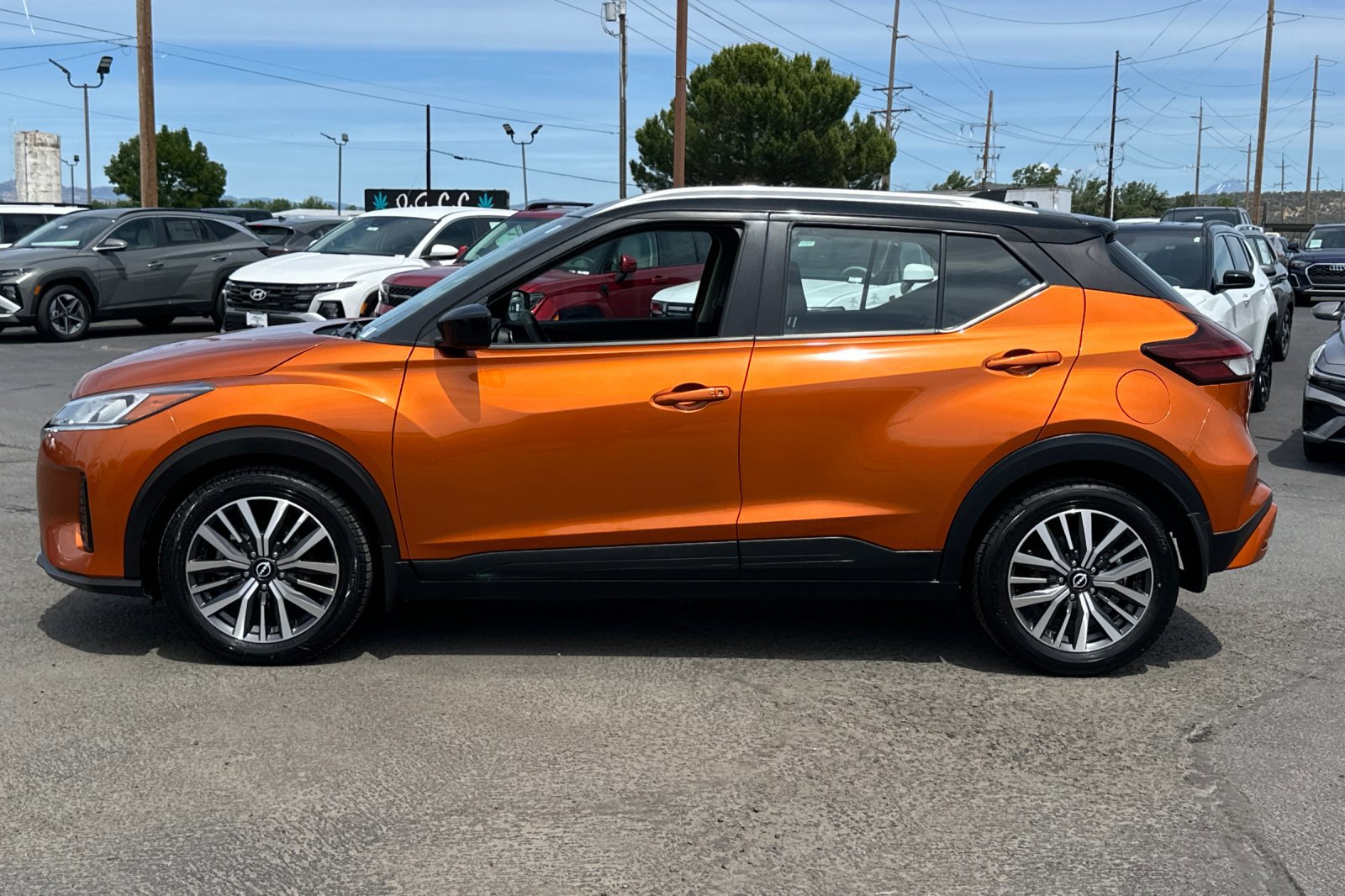 Used 2022 Nissan Kicks SV FWD image 7