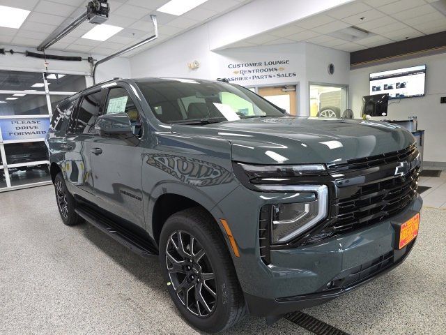 New 2026 Chevrolet Suburban RST image 3