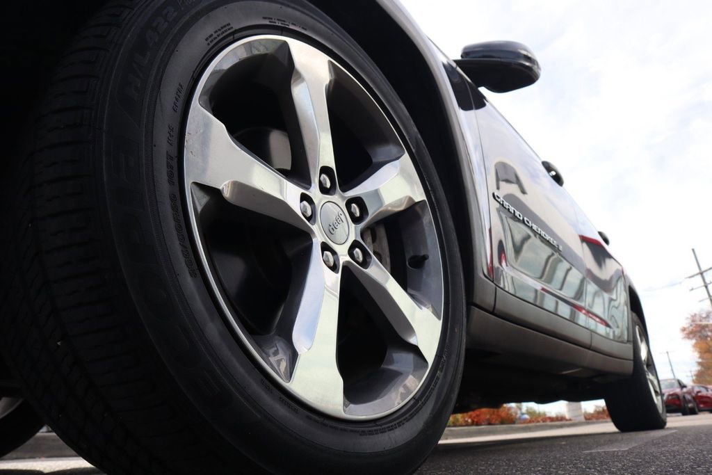 Used 2022 Jeep Grand Cherokee L Limited image 11