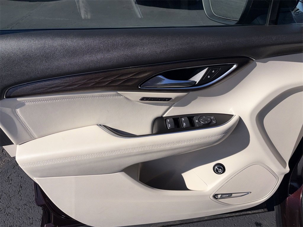 Used 2023 Buick Envision Avenir image 13