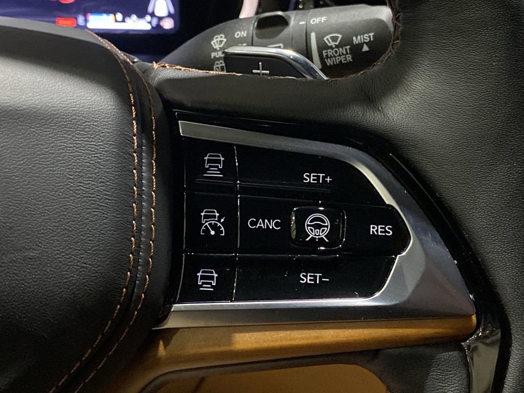 Used 2025 Jeep Grand Cherokee L Summit image 12