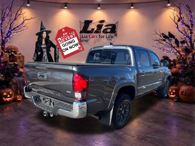 Used 2022 Toyota Tacoma SR5 AWD/4WD image 3