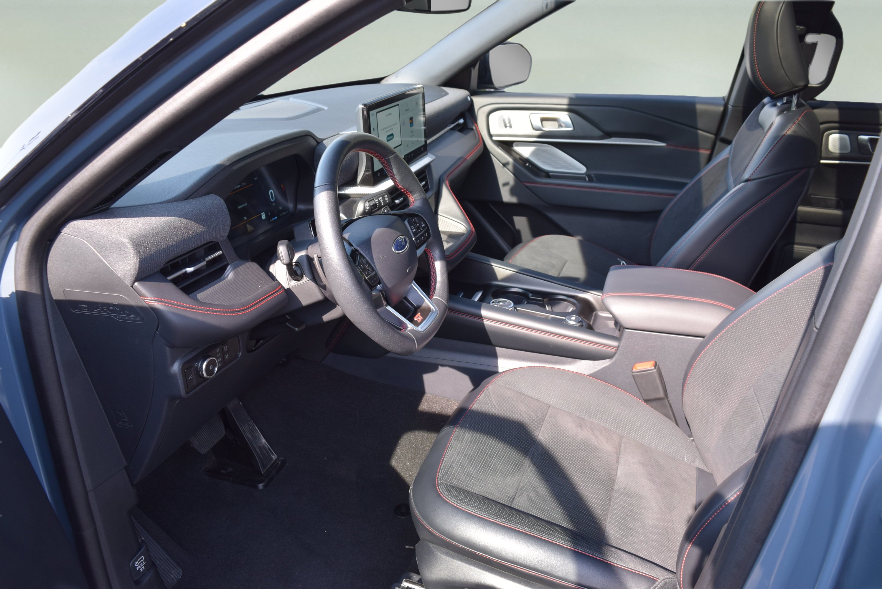 Used 2025 Ford Explorer ST w/ Sun And Sound Package AWD/4WD image 11