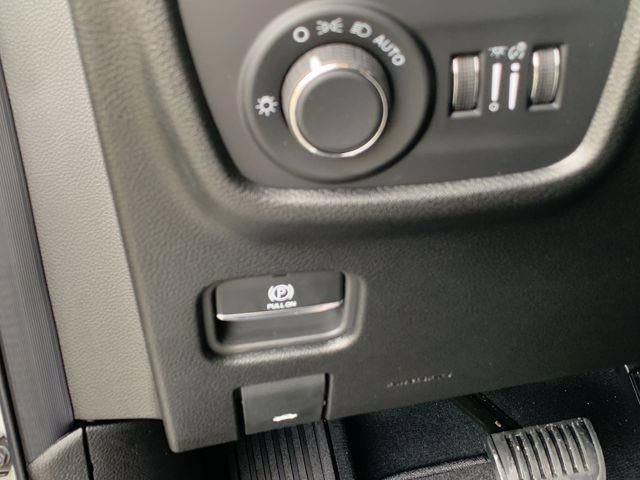 Used 2025 Jeep Grand Cherokee L Laredo AWD/4WD image 37