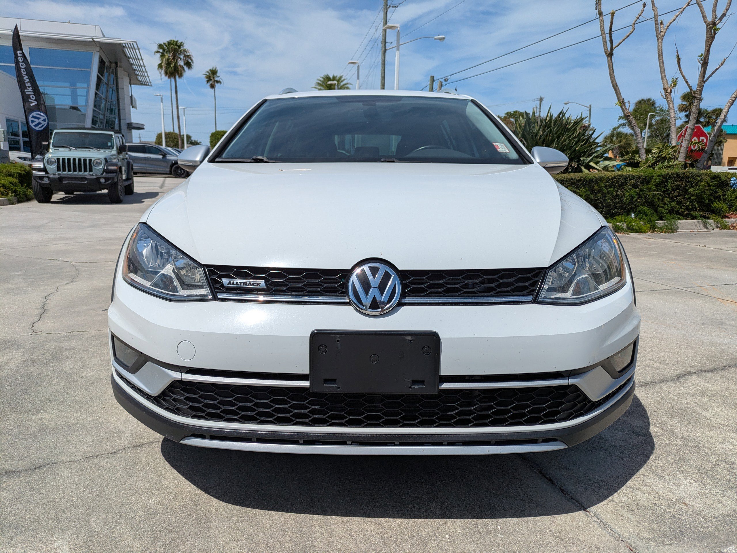 Used 2017 Volkswagen Golf Alltrack SEL image 9