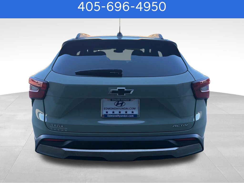 Used 2025 Chevrolet Trax ACTIV FWD image 4