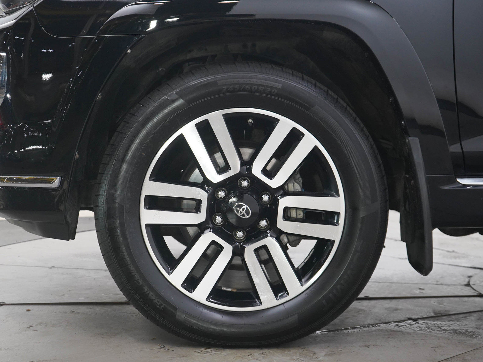 Used 2018 Toyota 4Runner Limited AWD/4WD image 30