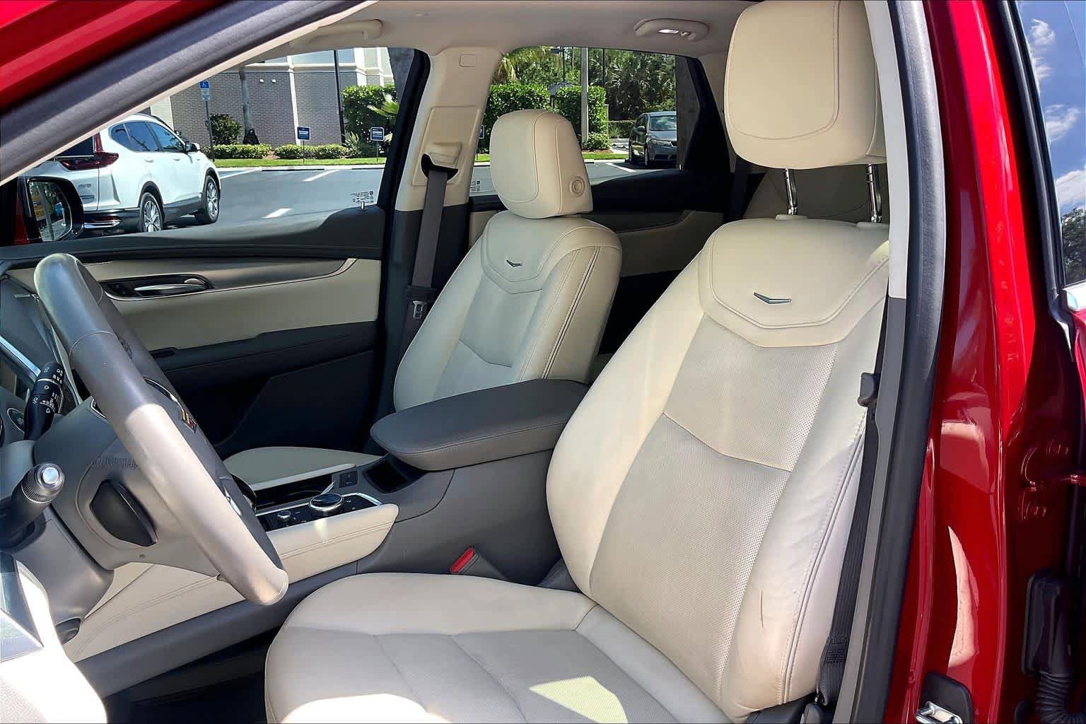 Used 2021 Cadillac XT5 Premium Luxury FWD image 26