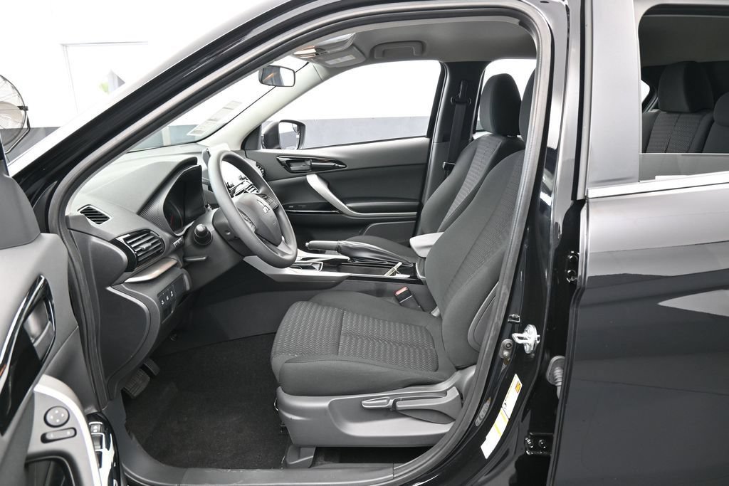 New 2026 Mitsubishi Eclipse Cross LE AWD/4WD image 11