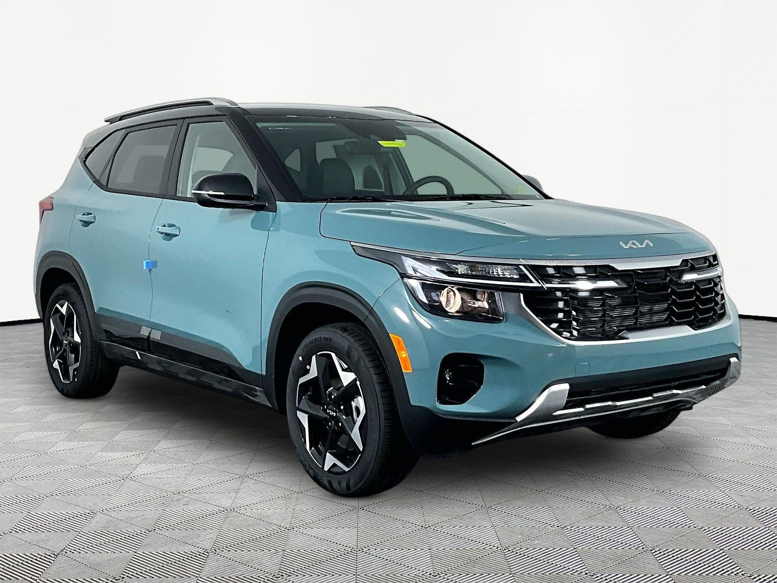 New 2026 Kia Seltos S AWD/4WD image 3