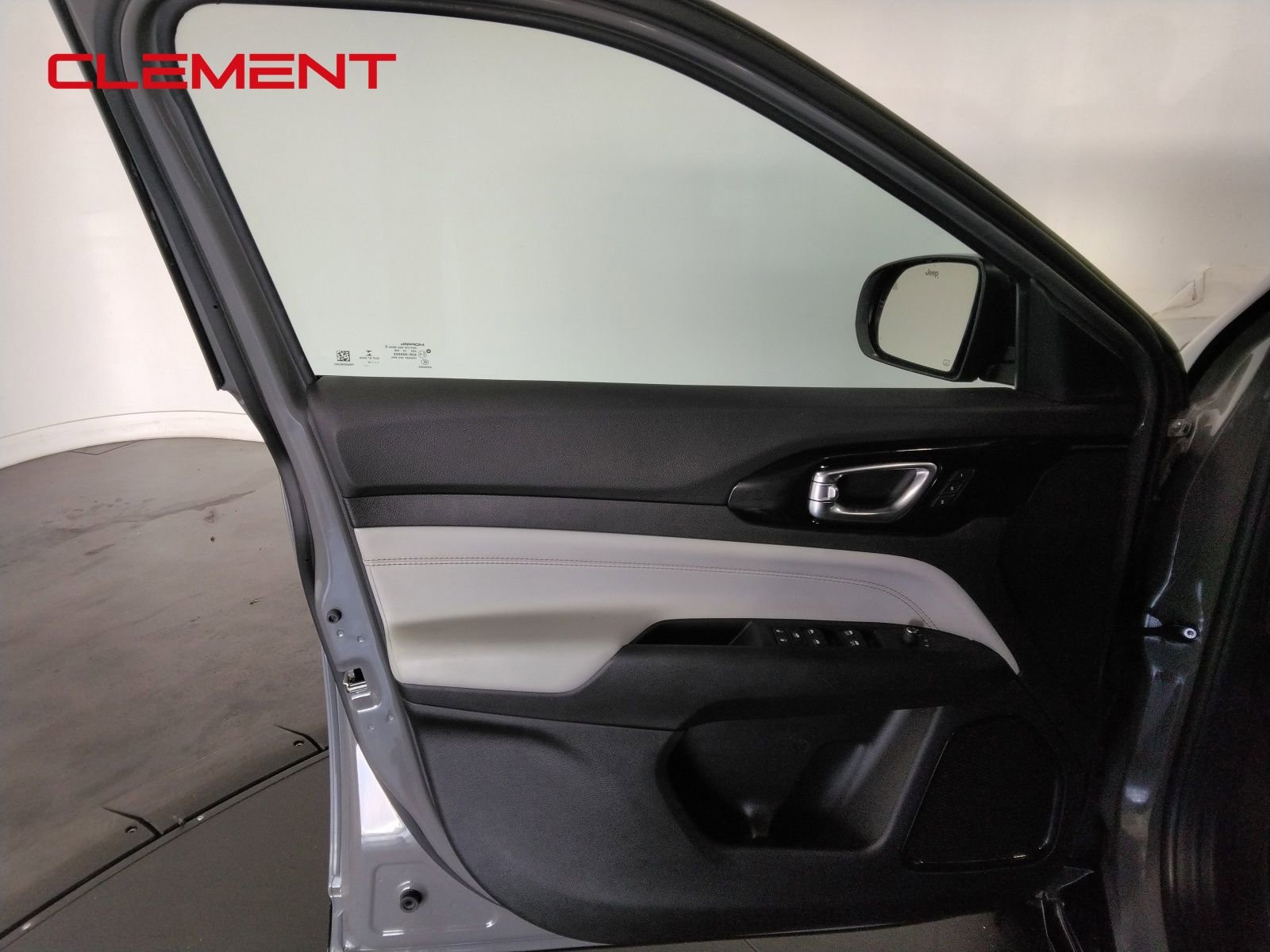 Used 2022 Jeep Compass Limited w/ Elite Group image 31