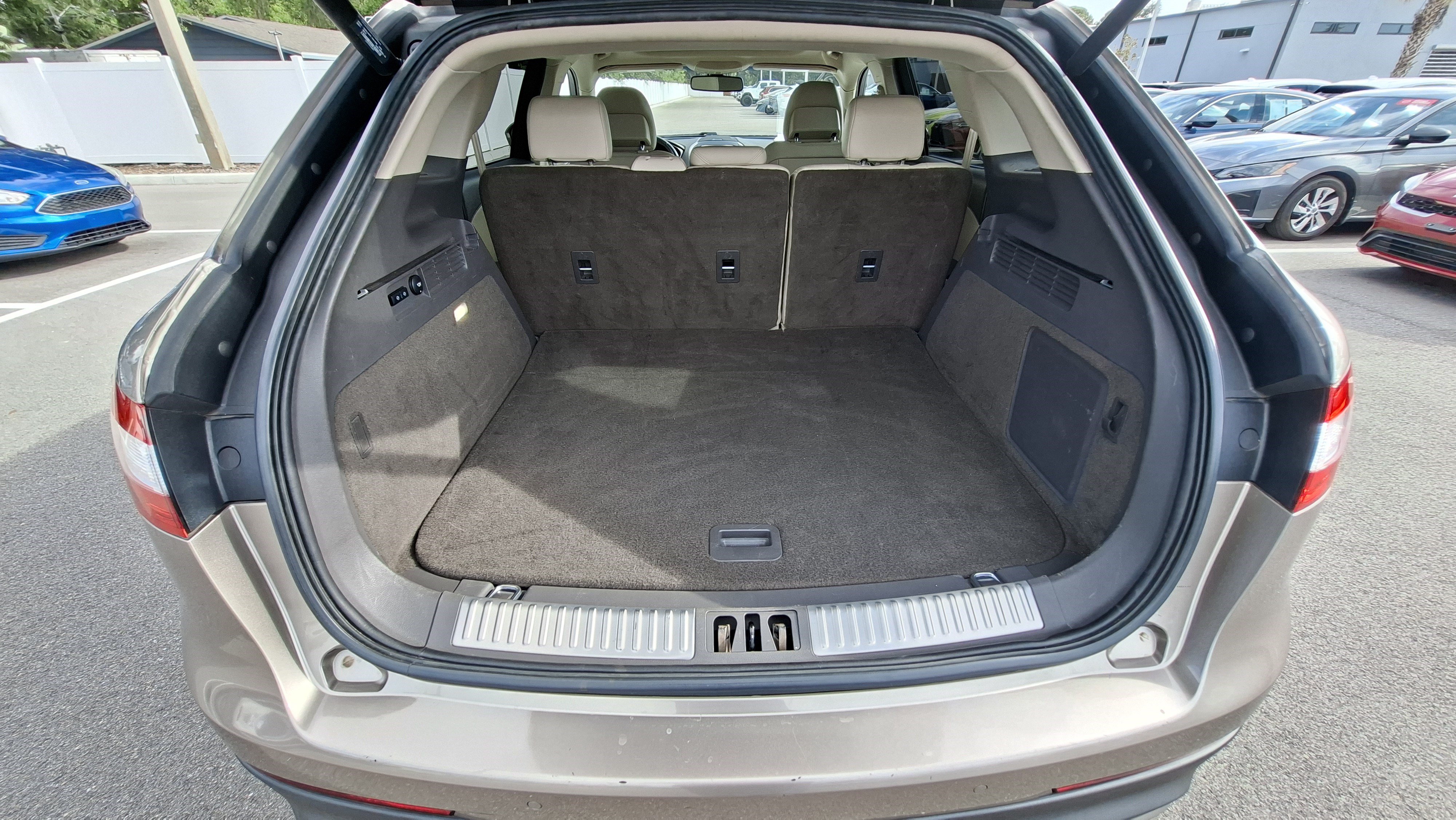 Used 2018 Lincoln MKX Reserve w/ Driver Assistance Package FWD image 20