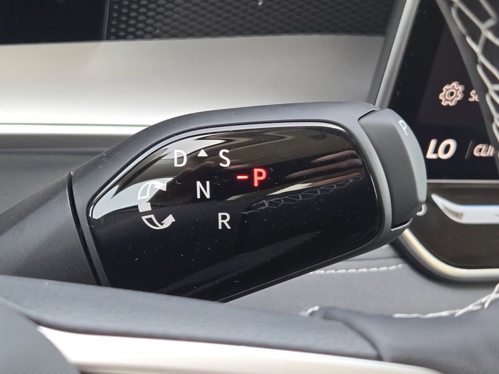 New 2026 Volkswagen Tiguan SE image 18