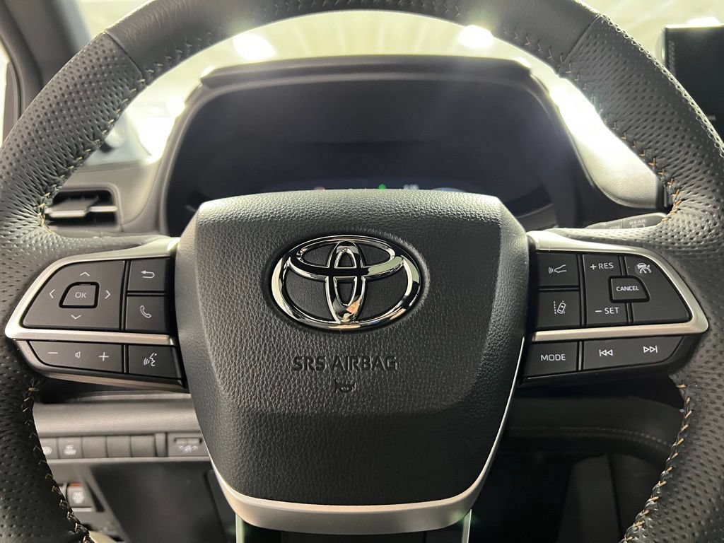 New 2026 Toyota Sienna XLE Woodland Edition AWD/4WD image 31