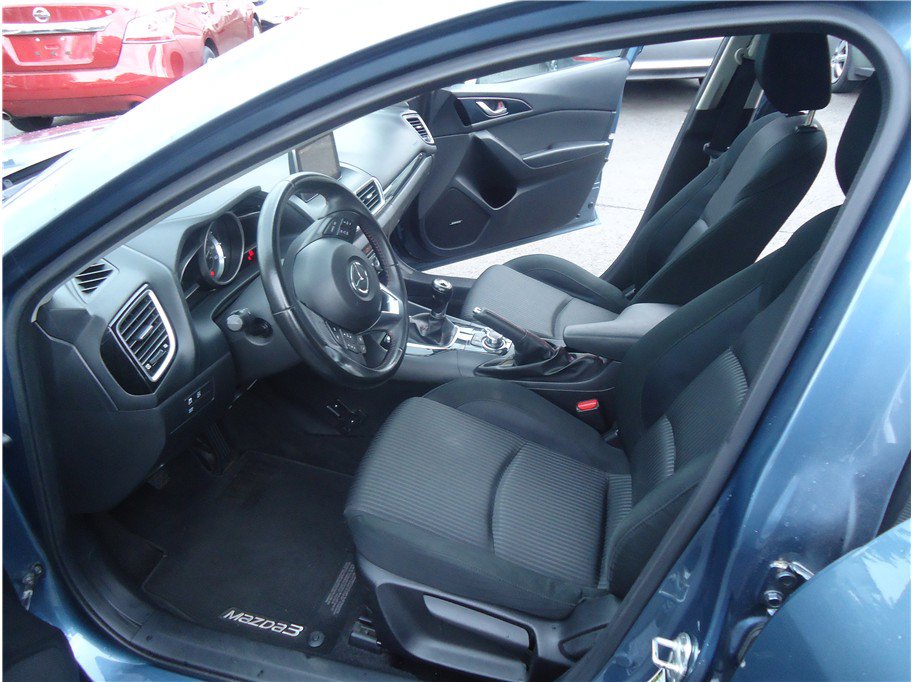 Used 2014 MAZDA MAZDA3 i Touring w/ Technology Package FWD image 10