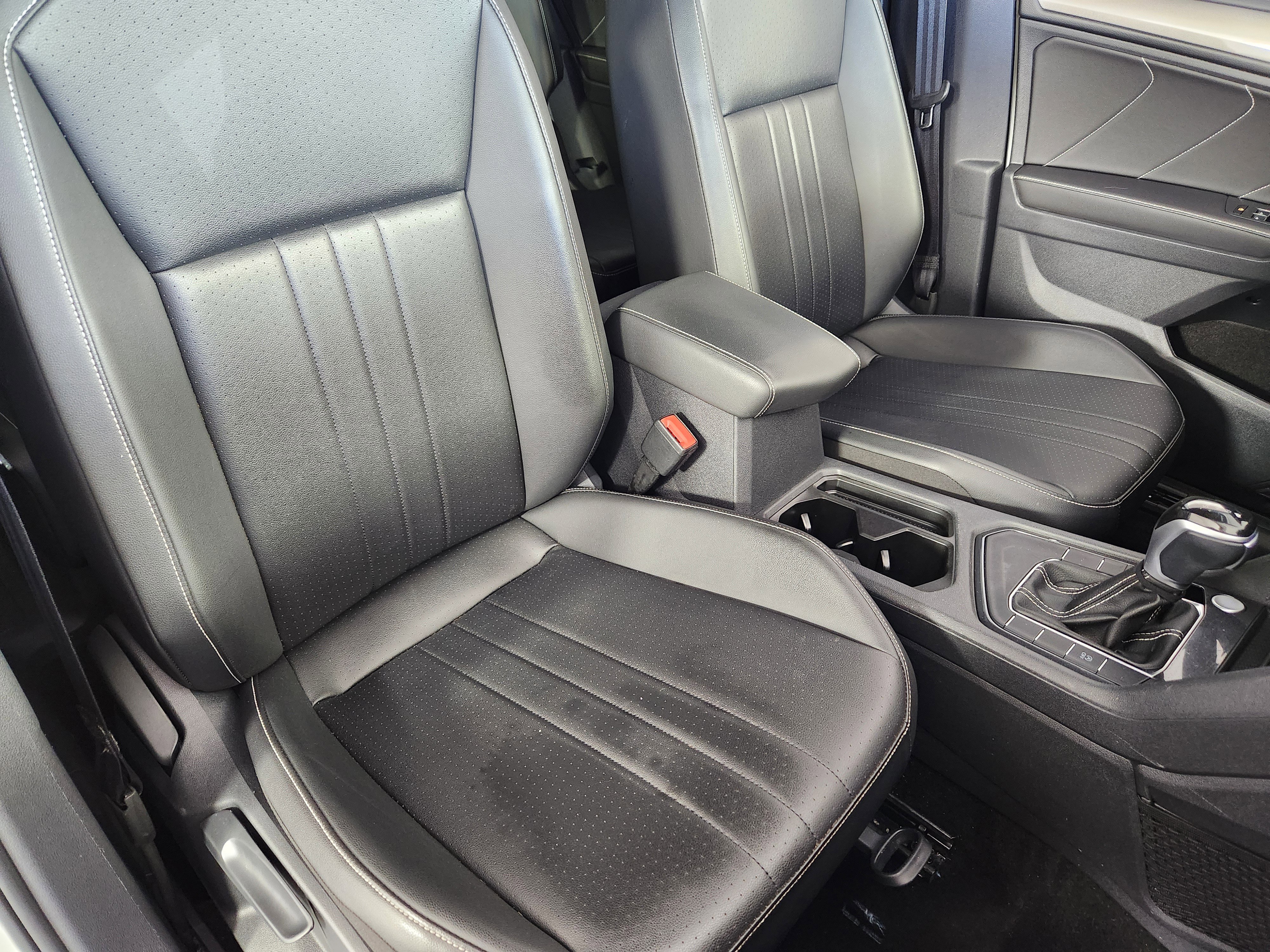 Used 2023 Volkswagen Tiguan SE FWD image 10