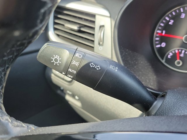 Used 2020 Kia Optima SE image 13