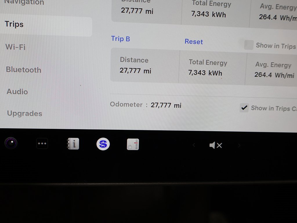 Used 2023 Tesla Model Y Long Range image 37