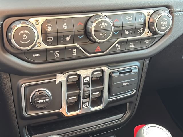 New 2026 Jeep Wrangler Sahara image 32