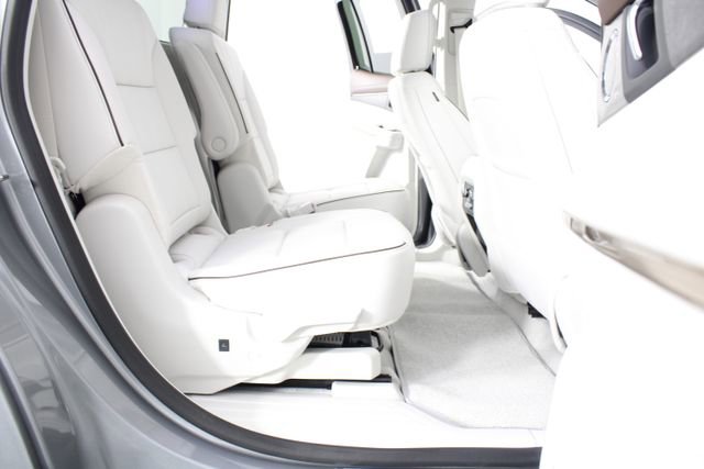 New 2026 Buick Enclave Avenir image 25