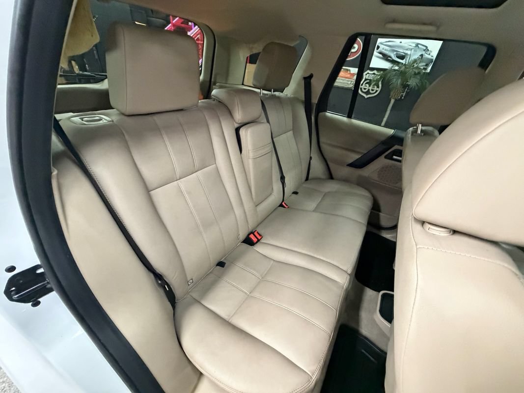 Used 2011 Land Rover LR2 HSE AWD/4WD image 18