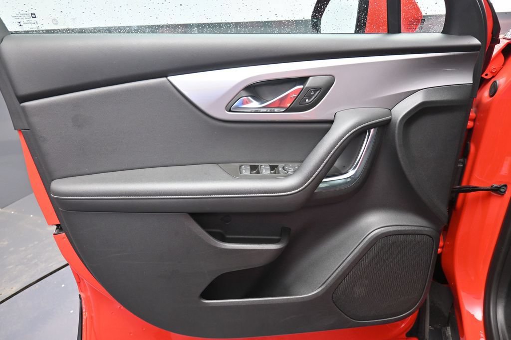 Used 2025 Chevrolet Blazer LT FWD image 24
