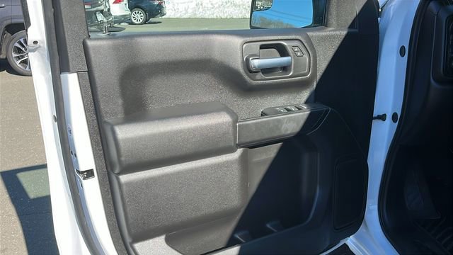 Used 2025 Chevrolet Silverado 1500 W/T image 9
