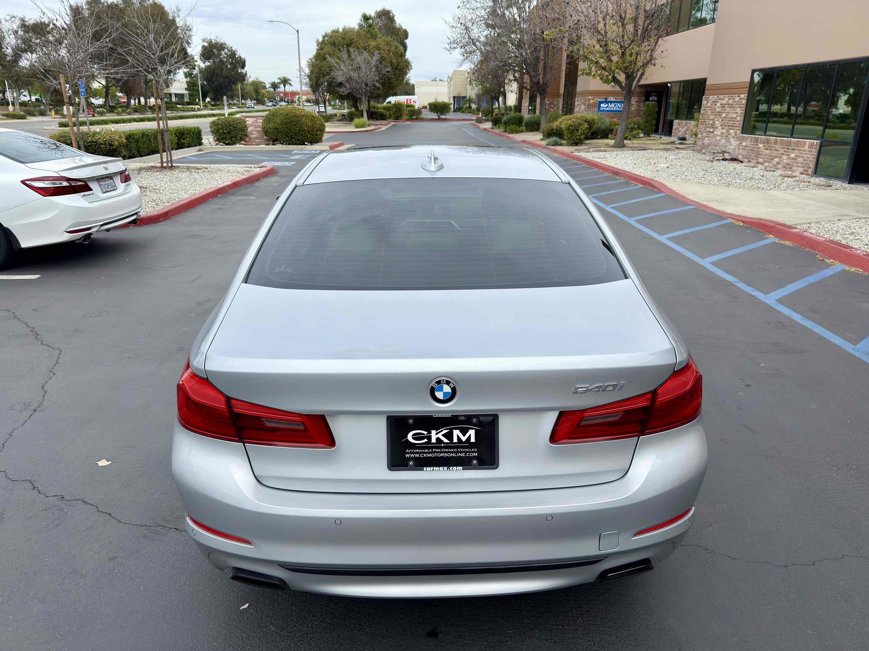 Used 2017 BMW 540i image 11