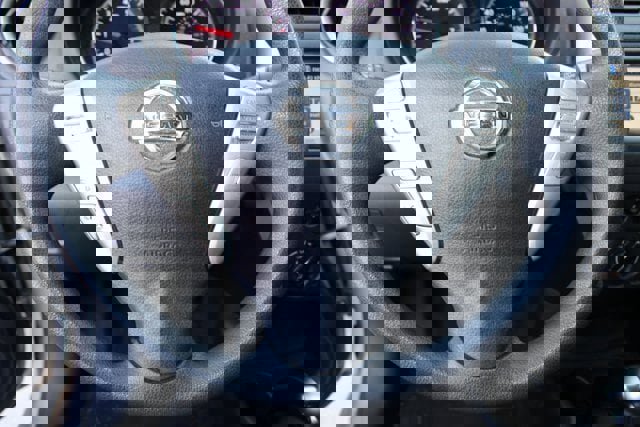 Used 2015 Nissan Versa SL image 10