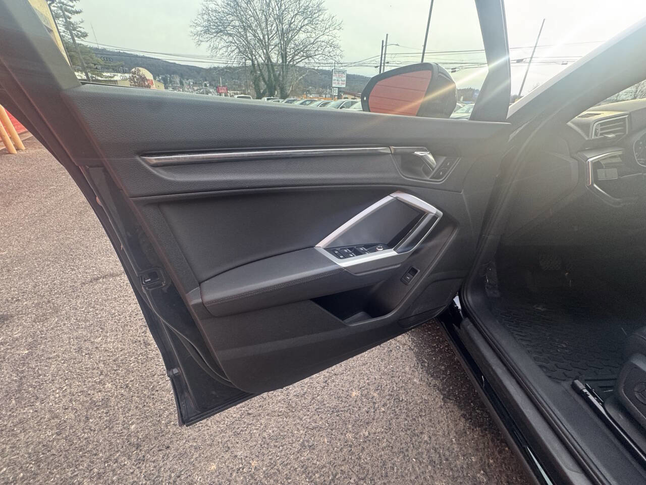 Used 2020 Audi Q3 2.0T Premium w/ Convenience Package image 29