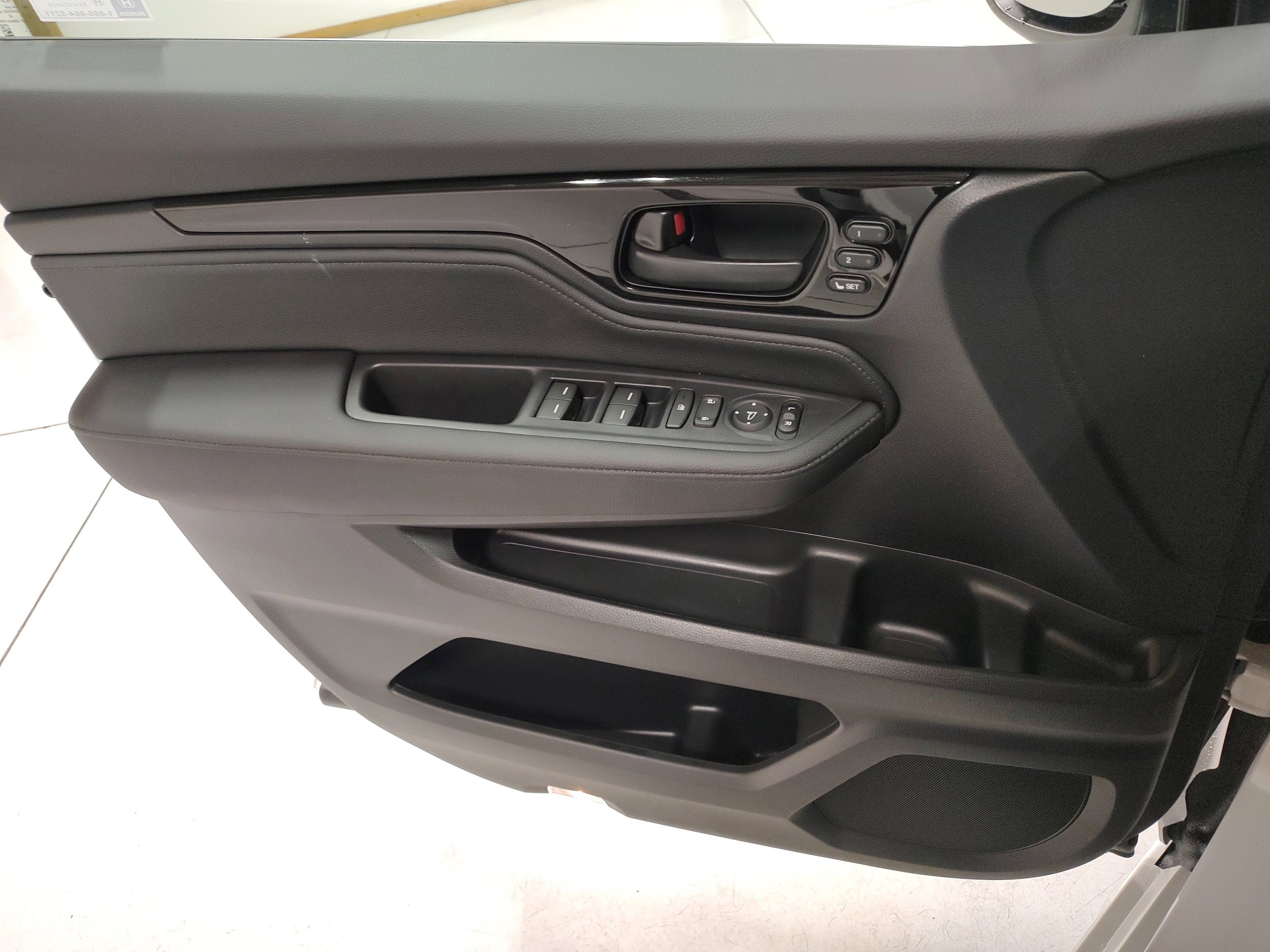 New 2026 Honda Odyssey Touring image 9