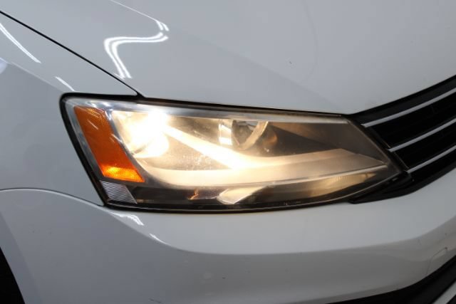 Used 2016 Volkswagen Jetta Sport FWD image 23
