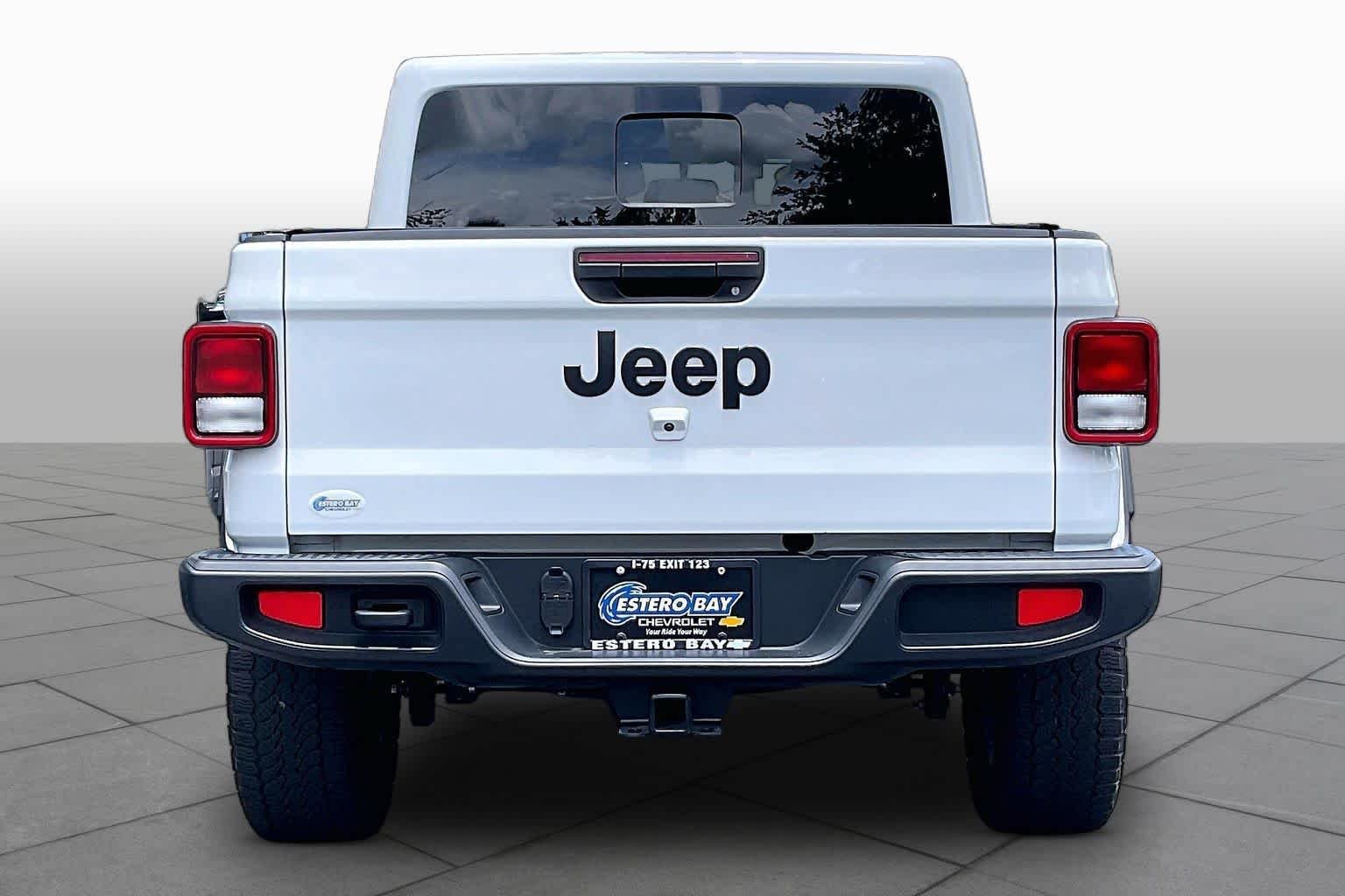 Used 2024 Jeep Gladiator Sport AWD/4WD image 5
