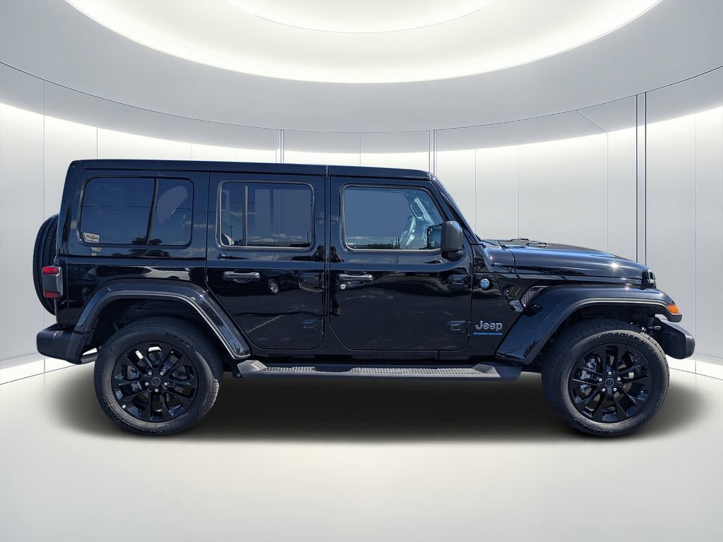 Used 2025 Jeep Wrangler Unlimited Sahara AWD/4WD image 2