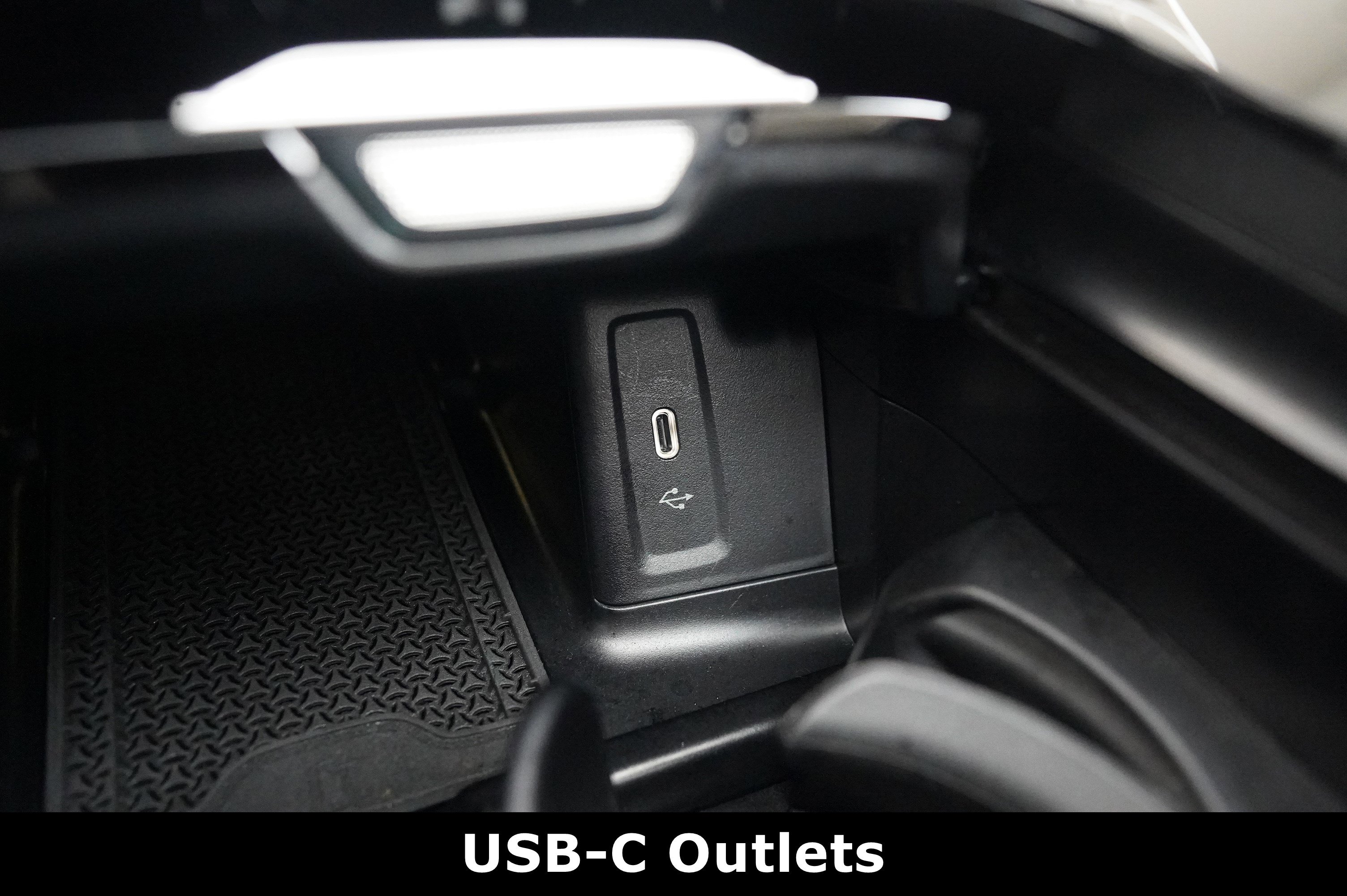 Used 2024 Mercedes-Benz GLC 300 4MATIC image 10