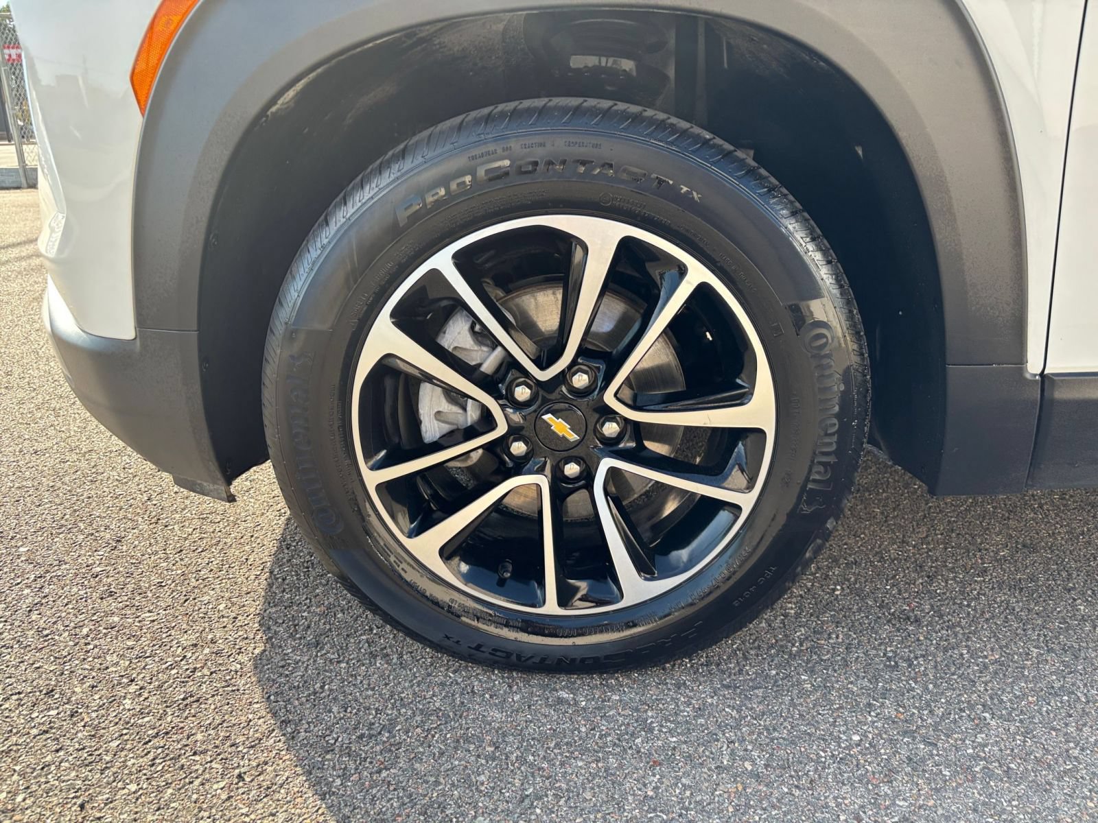 Used 2025 Chevrolet TrailBlazer LT FWD image 24