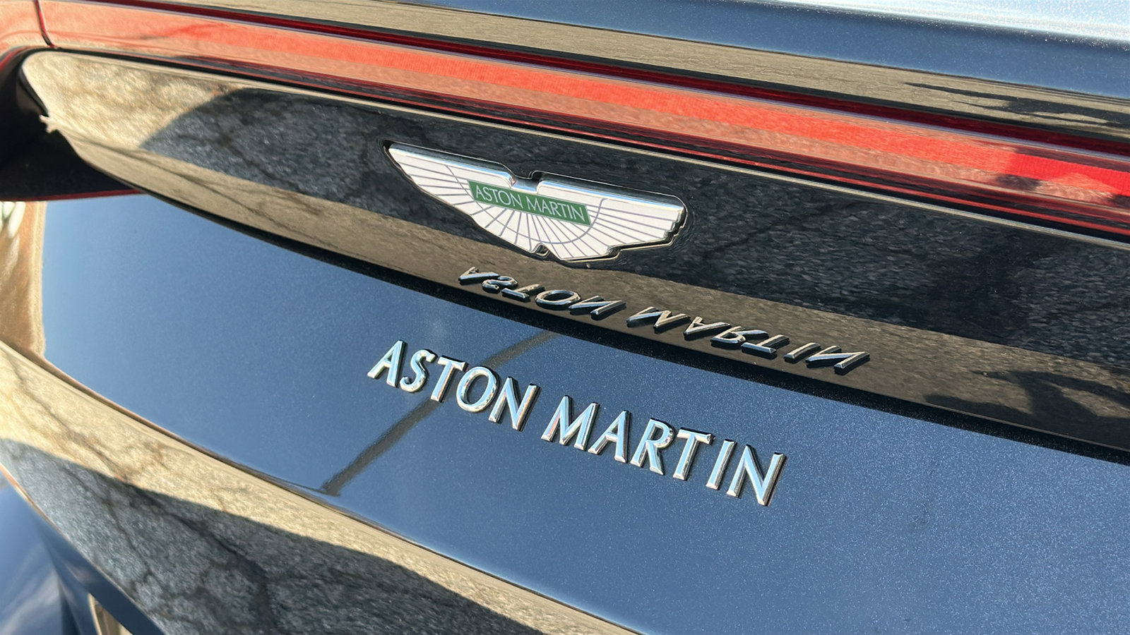 Used 2020 Aston Martin V8 Vantage Coupe image 10