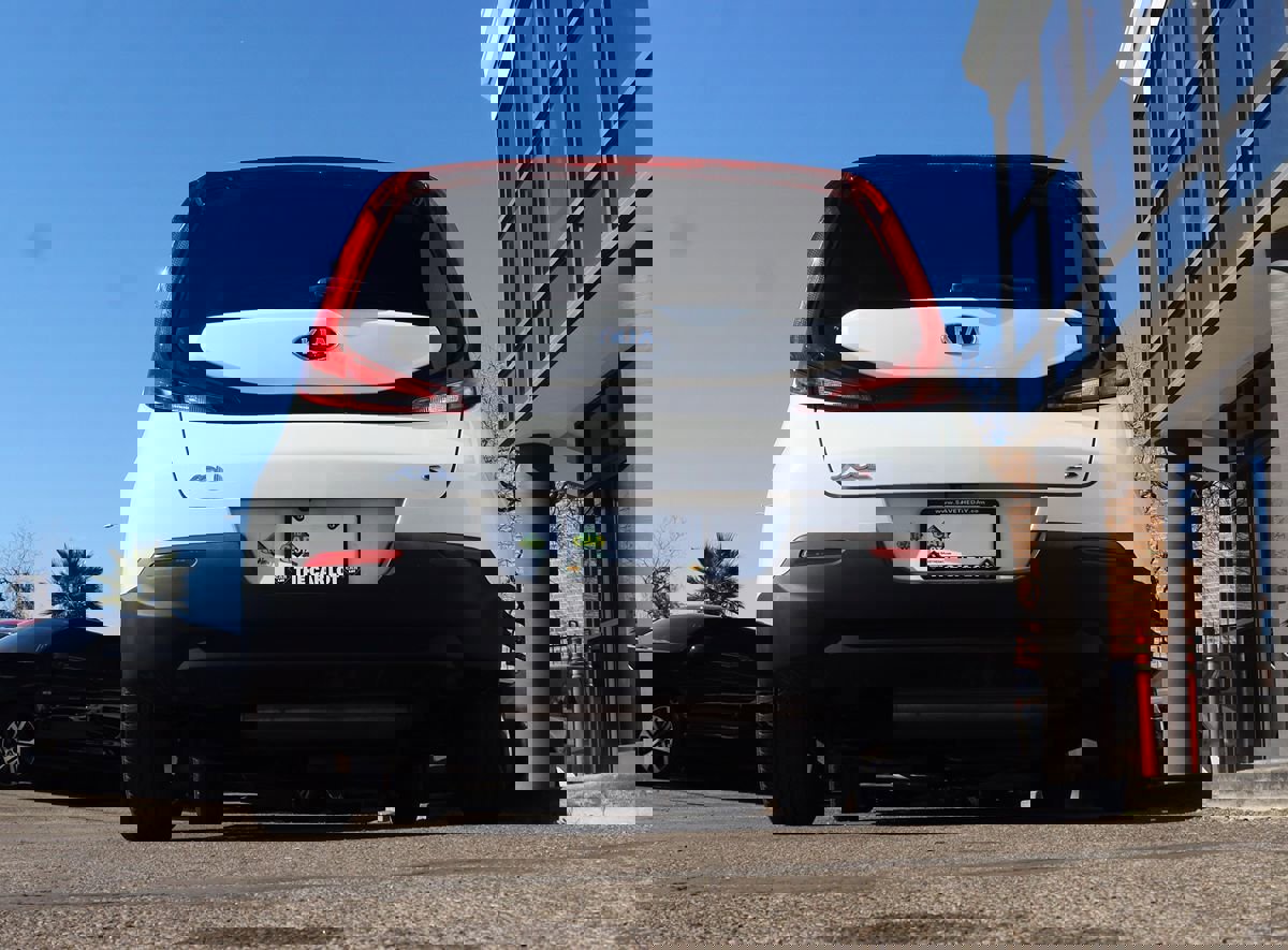 Used 2020 Kia Soul S FWD image 12