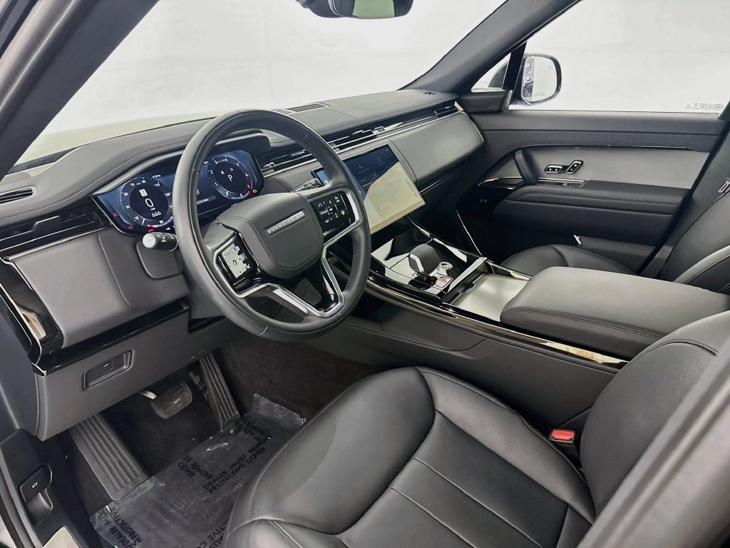 Used 2026 Land Rover Range Rover Sport SE AWD/4WD image 9